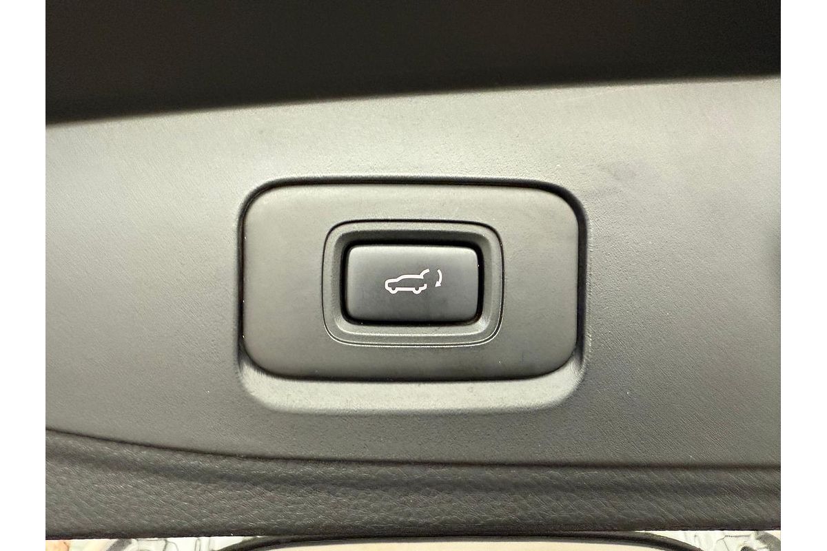 2024 Isuzu MU-X LS-T