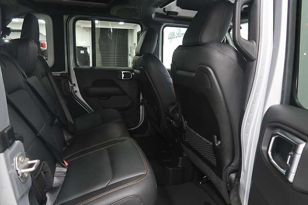 2024 Jeep Wrangler Unlimited Overland JL