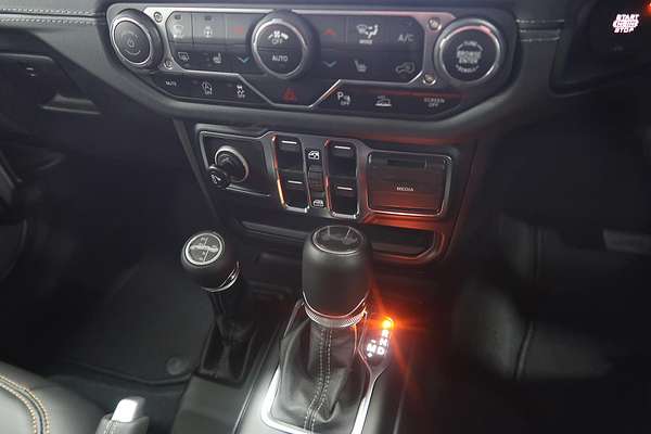 2024 Jeep Wrangler Unlimited Overland JL