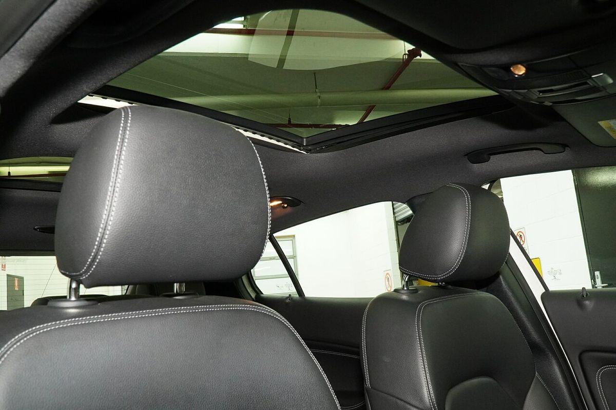 2015 Mercedes-Benz GLA-Class GLA250 X156