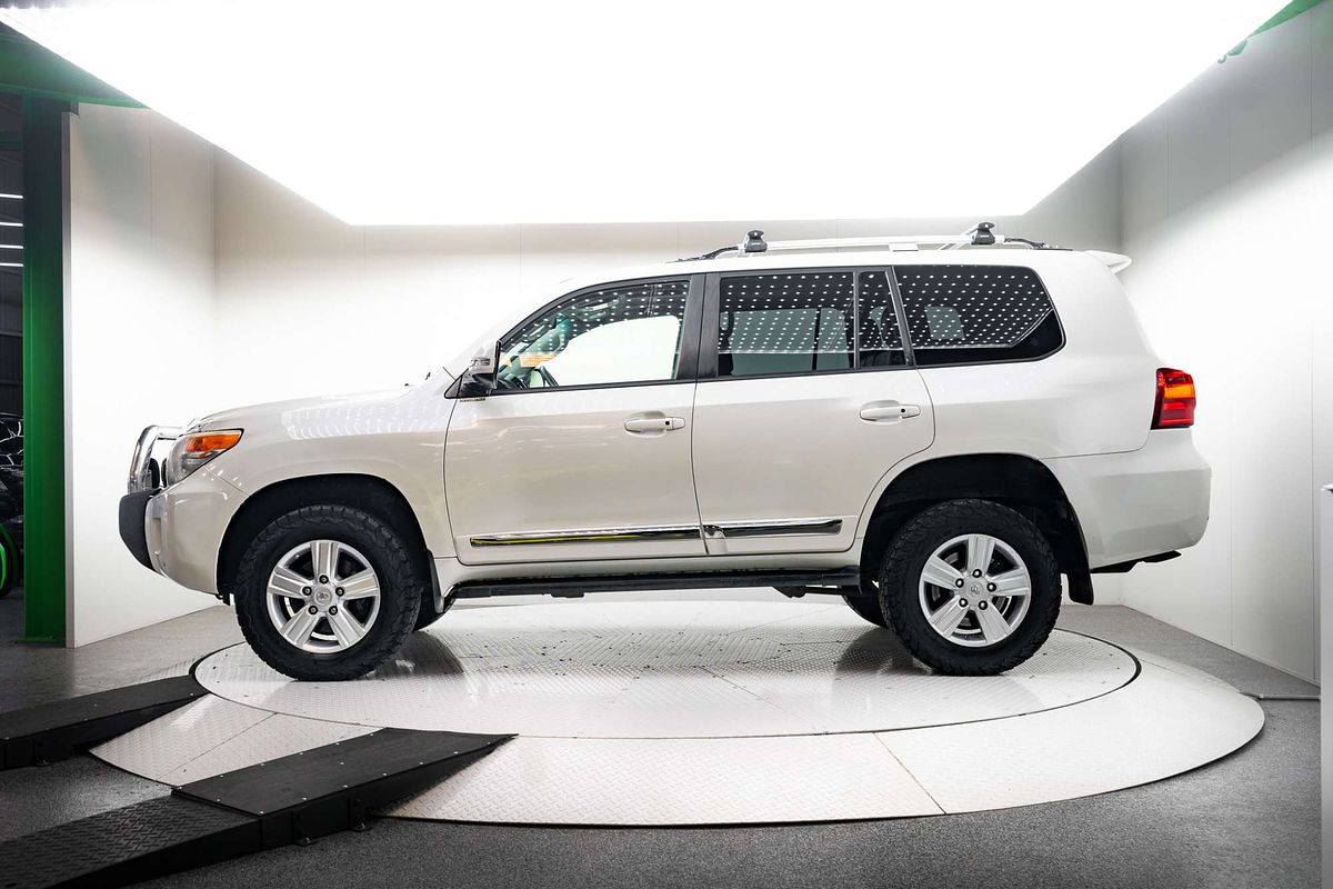 2013 Toyota Landcruiser Sahara VDJ200R