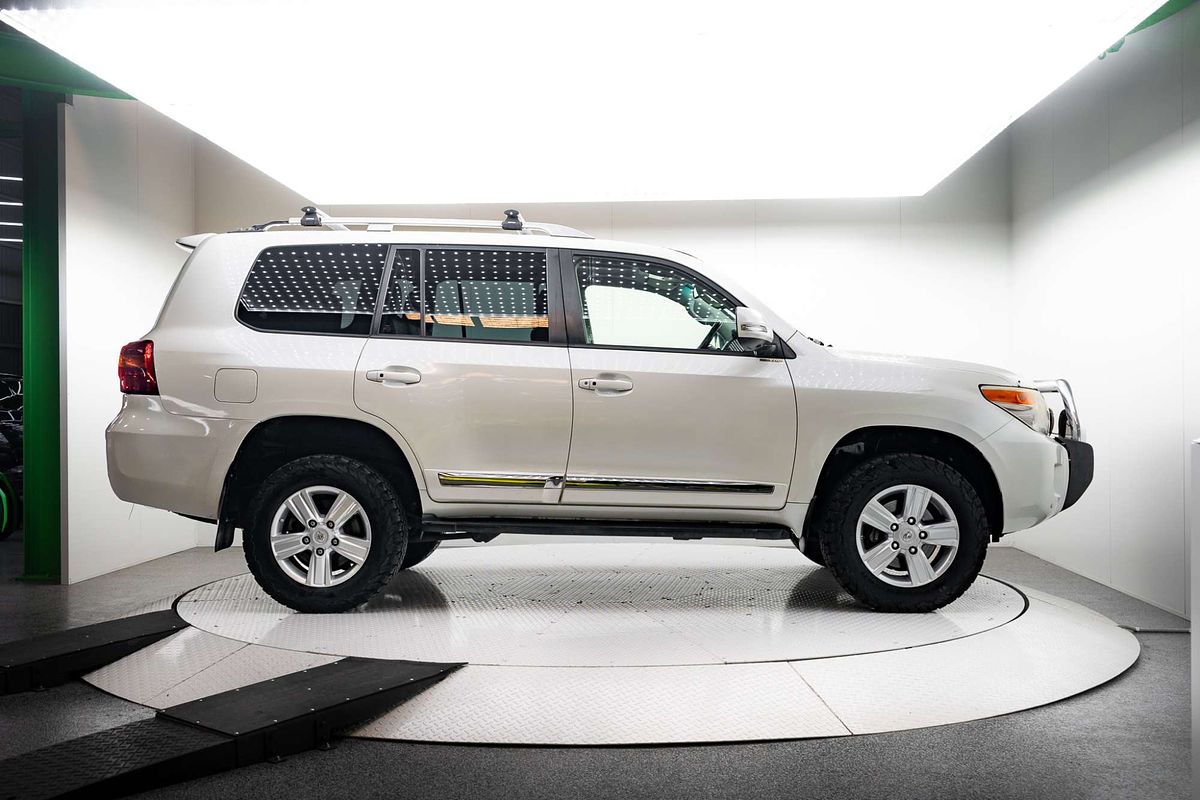 2013 Toyota Landcruiser Sahara VDJ200R