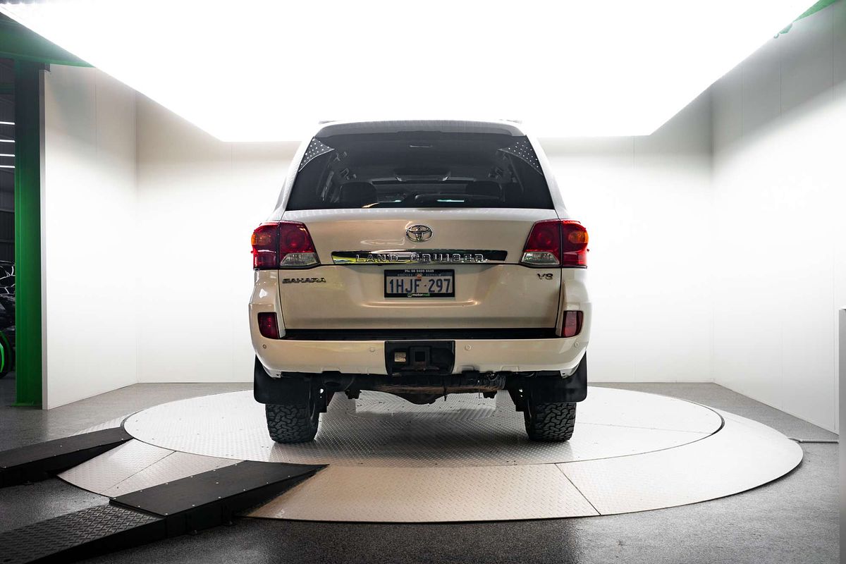 2013 Toyota Landcruiser Sahara VDJ200R