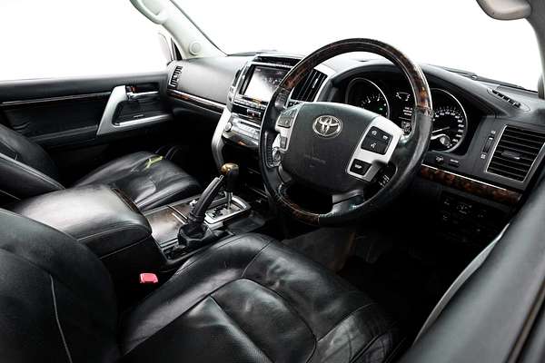 2013 Toyota Landcruiser Sahara VDJ200R