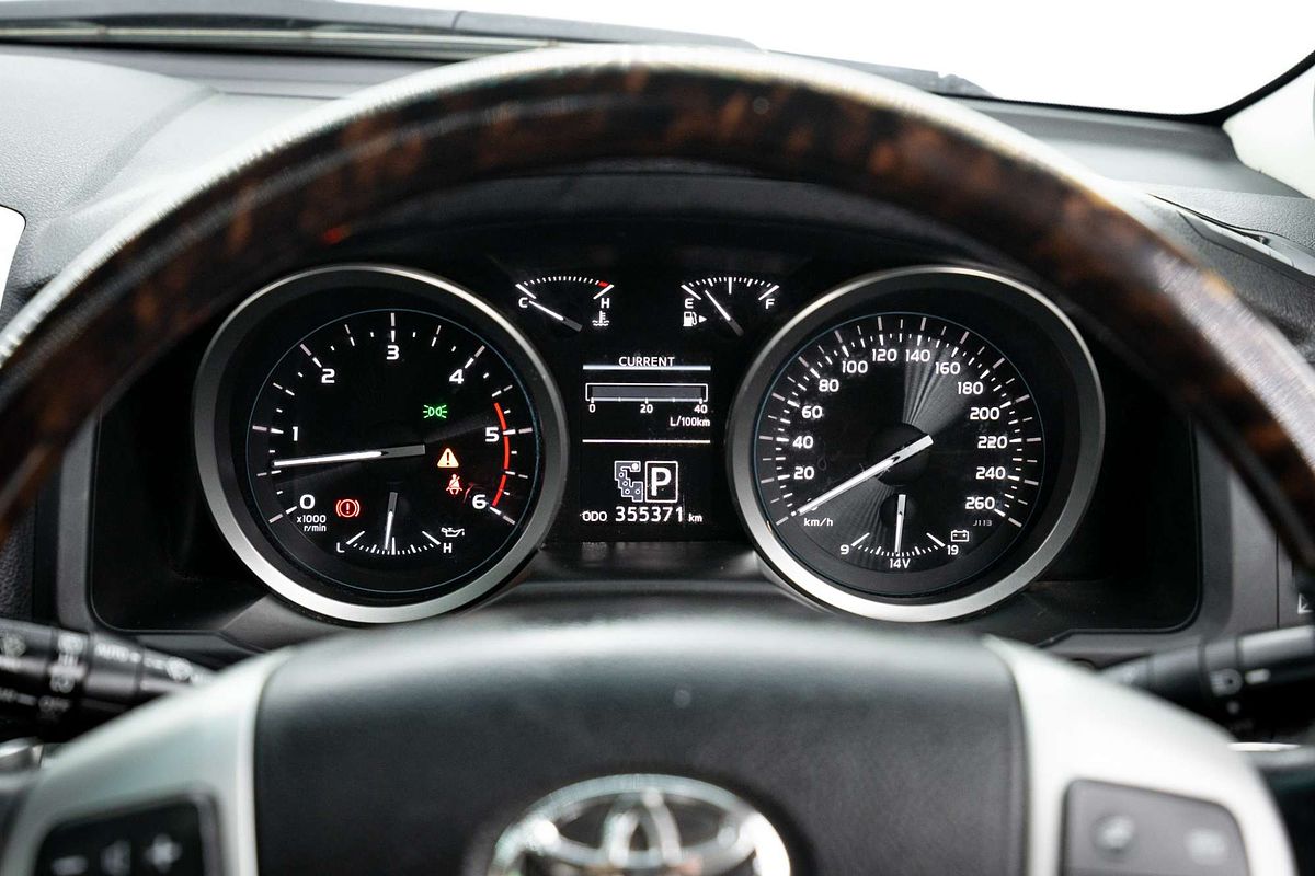 2013 Toyota Landcruiser Sahara VDJ200R