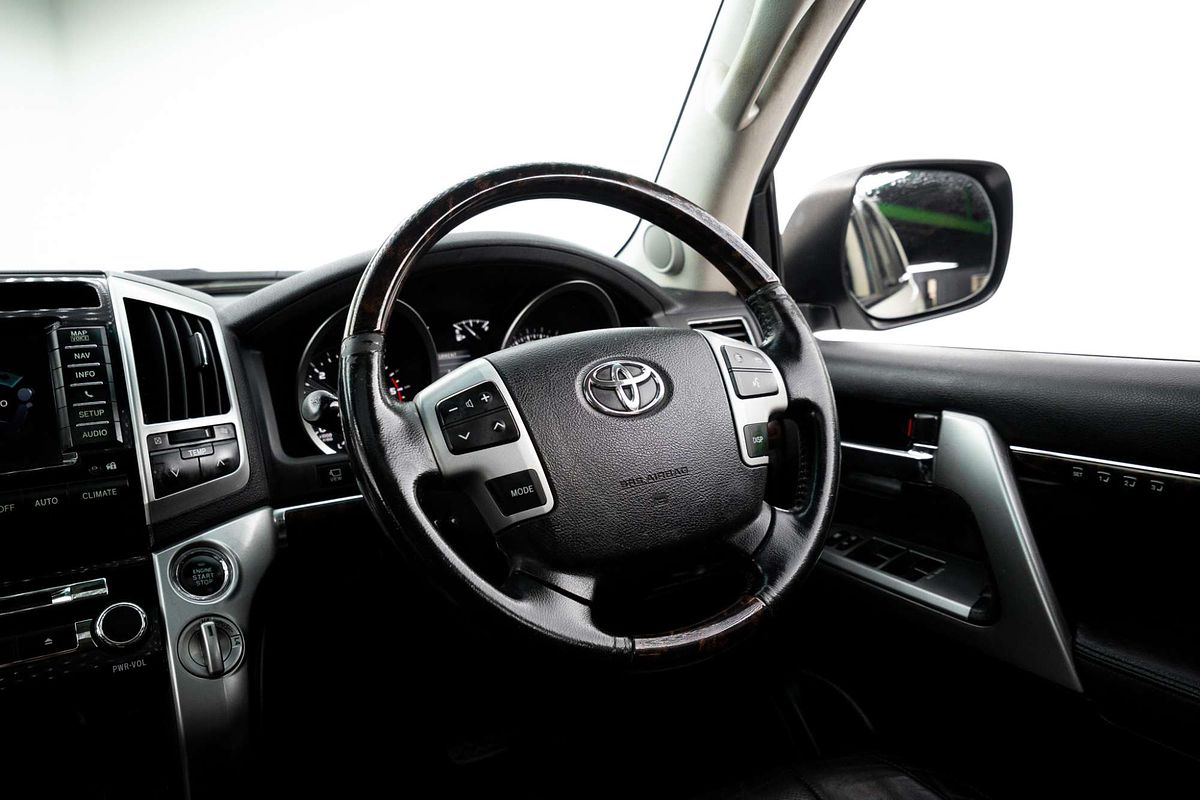 2013 Toyota Landcruiser Sahara VDJ200R