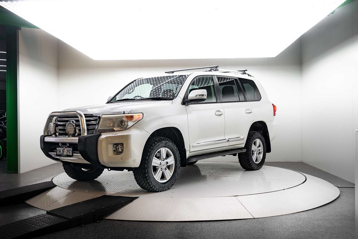 2013 Toyota Landcruiser Sahara VDJ200R