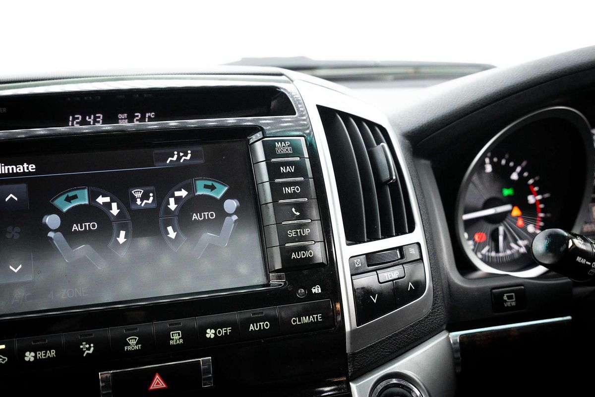 2013 Toyota Landcruiser Sahara VDJ200R