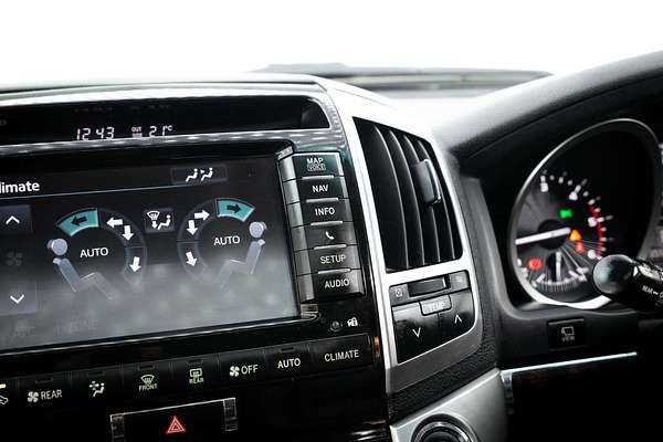 2013 Toyota Landcruiser Sahara VDJ200R