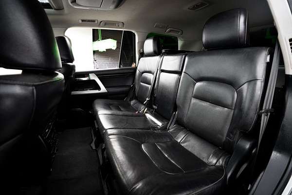2013 Toyota Landcruiser Sahara VDJ200R