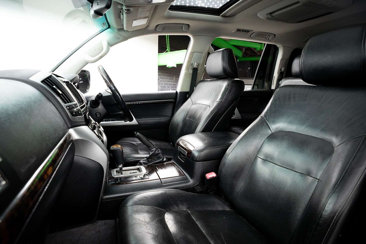 2013 Toyota Landcruiser Sahara VDJ200R