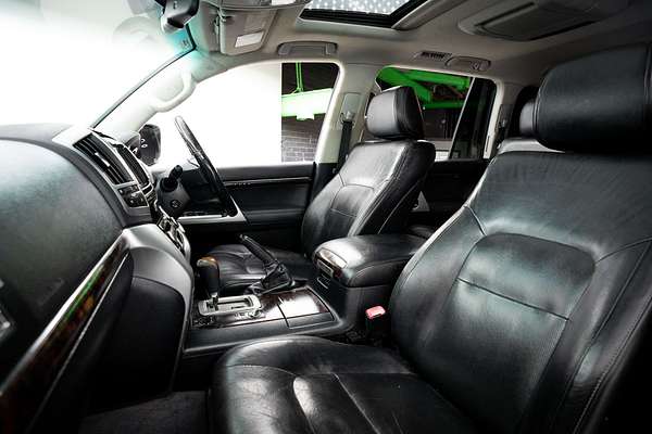 2013 Toyota Landcruiser Sahara VDJ200R