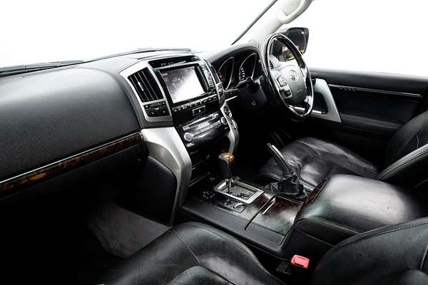 2013 Toyota Landcruiser Sahara VDJ200R
