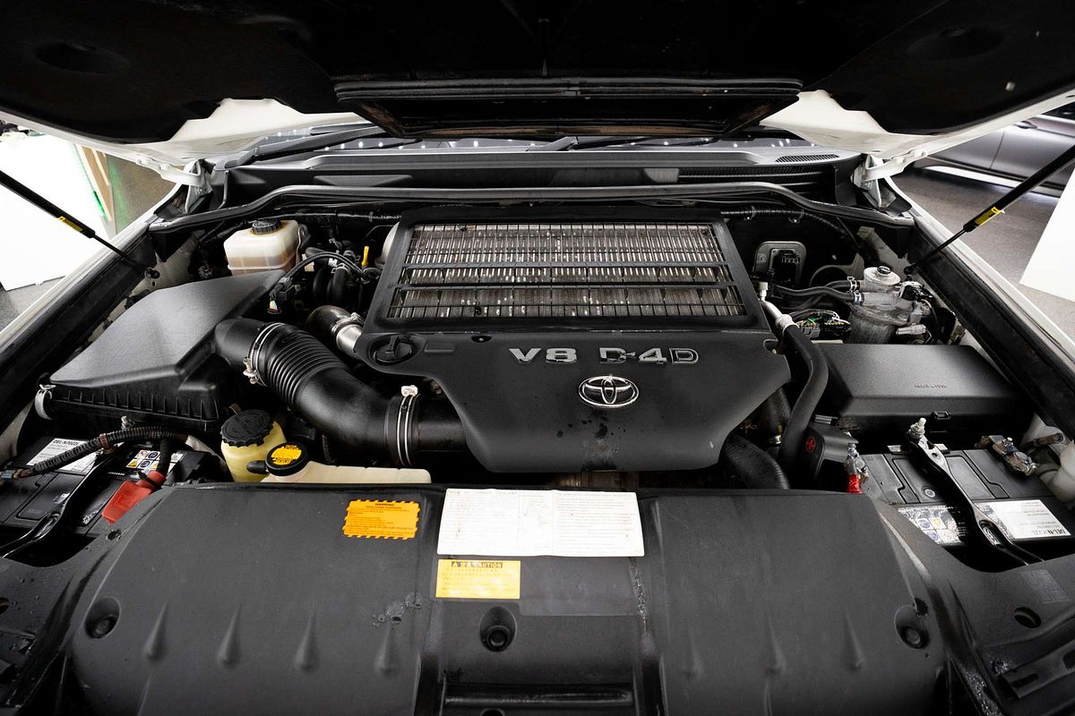 2013 Toyota Landcruiser Sahara VDJ200R