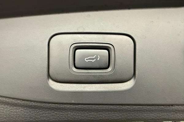 2024 Isuzu MU-X LS-T
