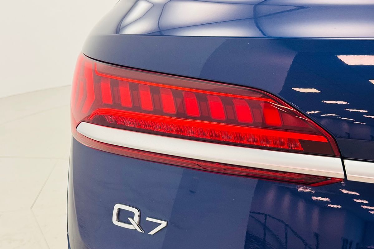 2021 Audi Q7 50 TDI S line 4M