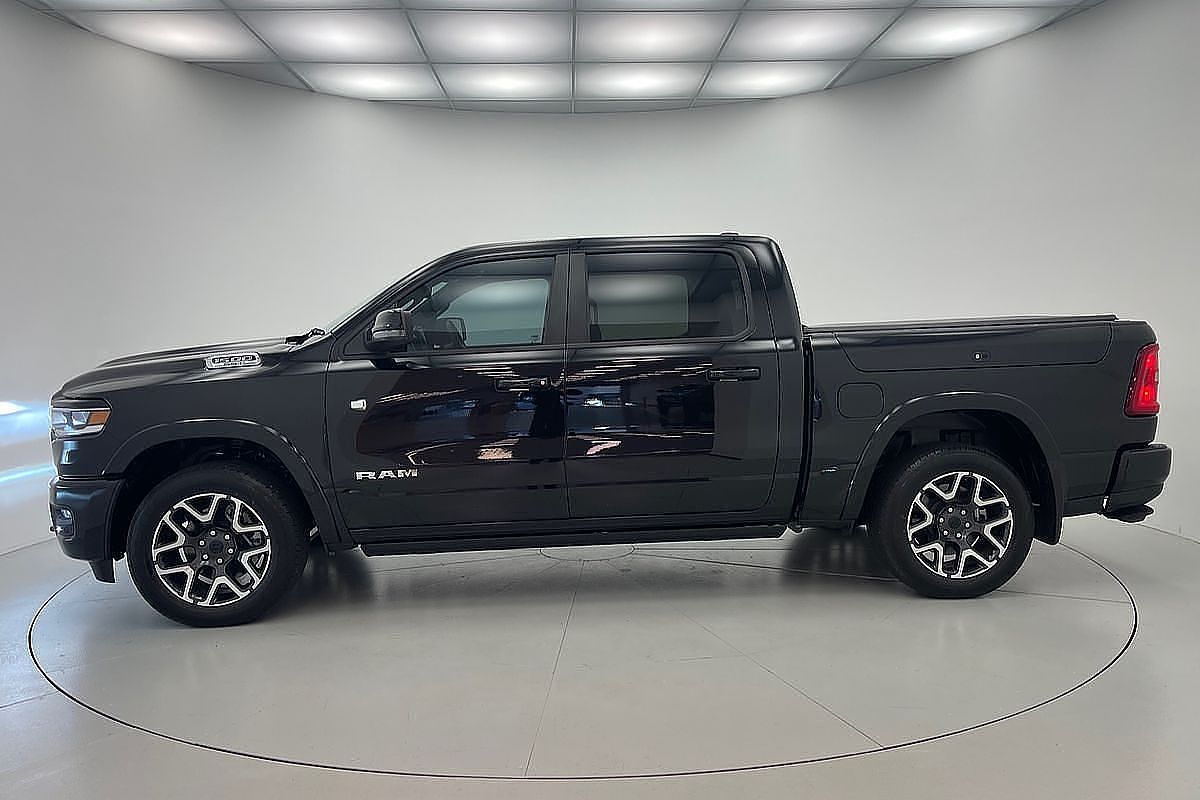 2025 Ram Trucks 1500 Laramie Sport (DT6P9821H.25/XB9)