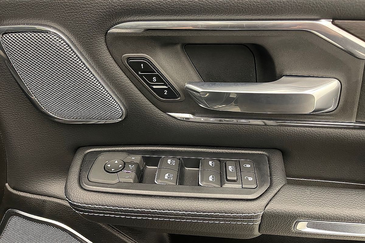 2025 RAM 1500 Laramie Sport Hurricane SO RamBox DT 4X4 SWB