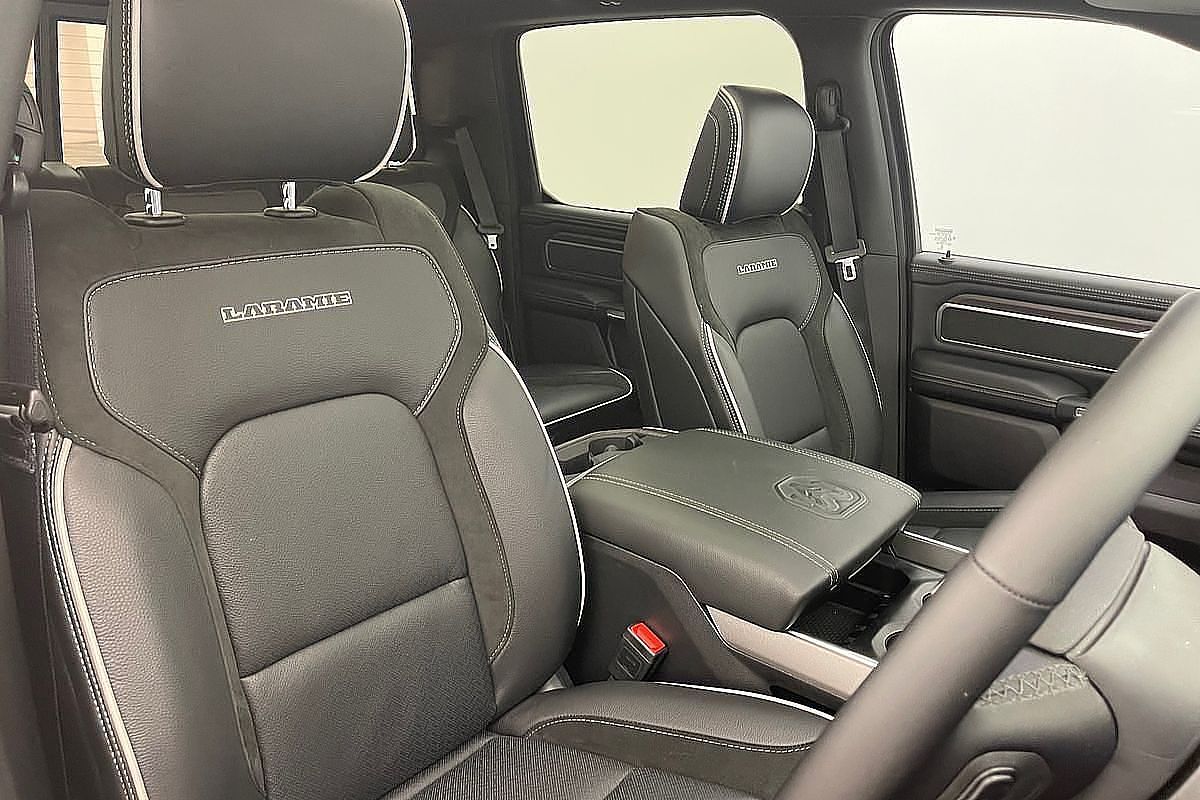 2025 RAM 1500 Laramie Sport Hurricane SO RamBox DT 4X4 SWB