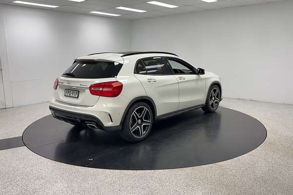 2015 Mercedes-Benz GLA-Class GLA250 X156