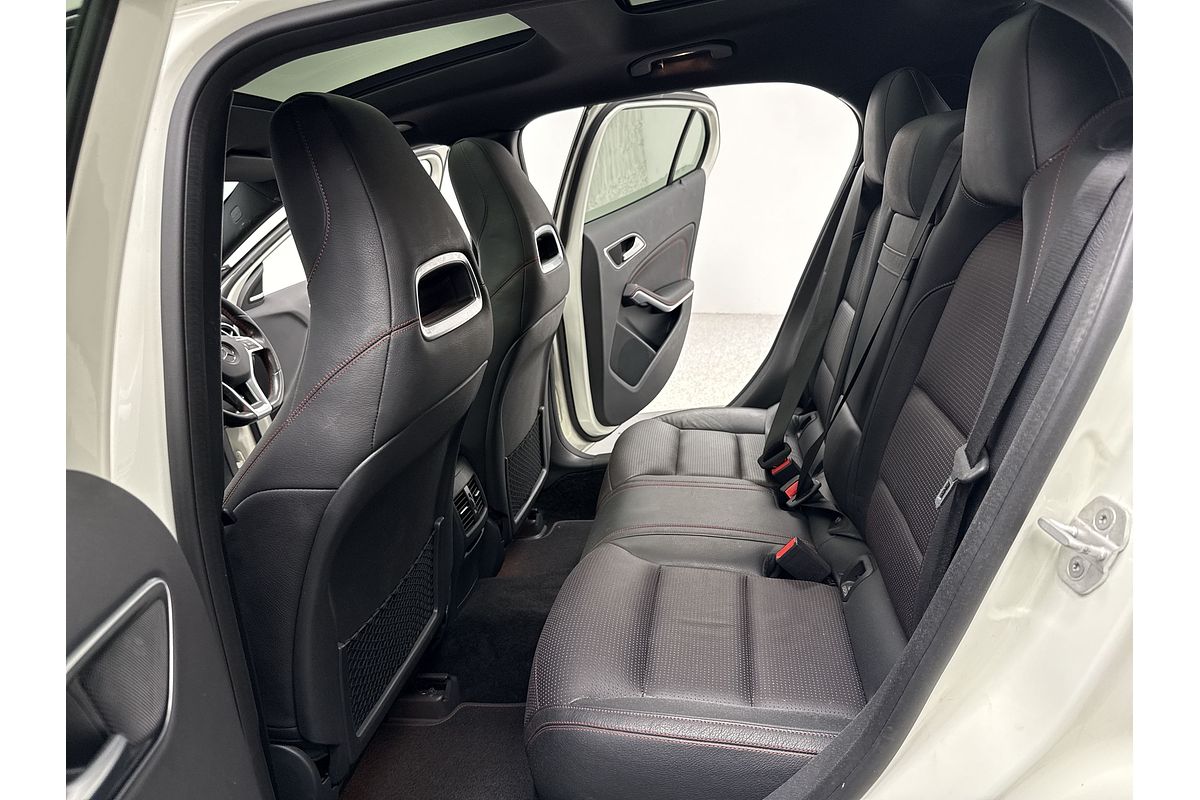 2015 Mercedes-Benz GLA-Class GLA250 X156