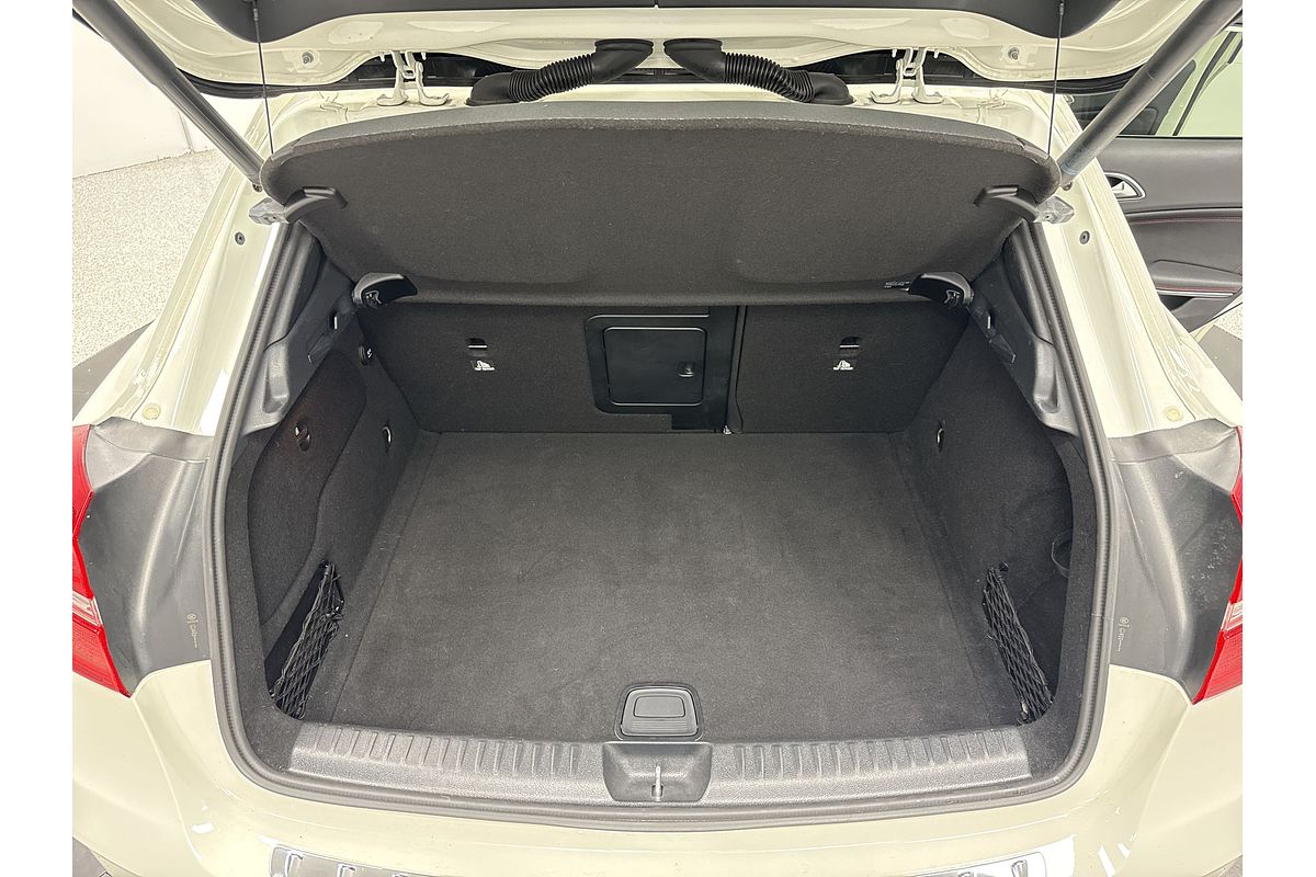 2015 Mercedes-Benz GLA-Class GLA250 X156