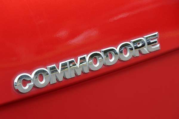 2002 Holden Commodore Acclaim VX II