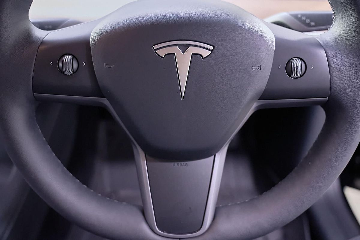 2023 Tesla Model 3 Rear-Wheel Drive