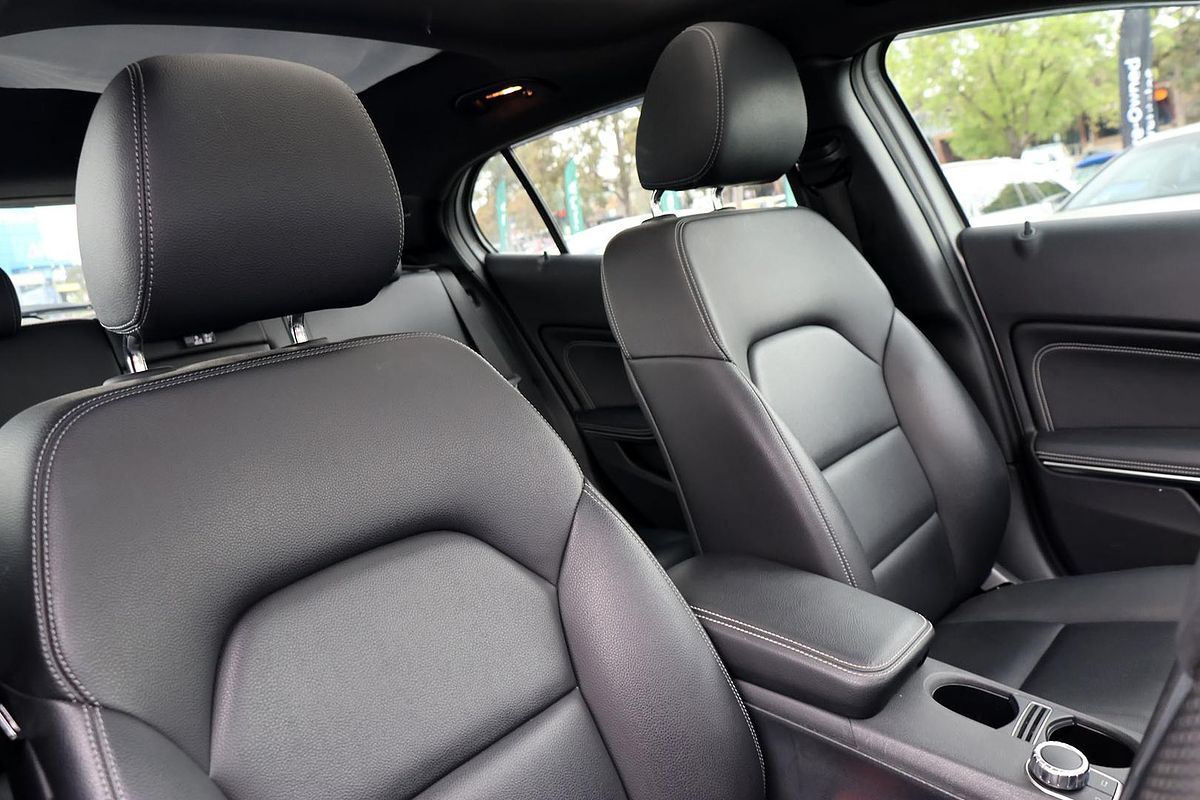 2015 Mercedes-Benz GLA-Class GLA250 X156