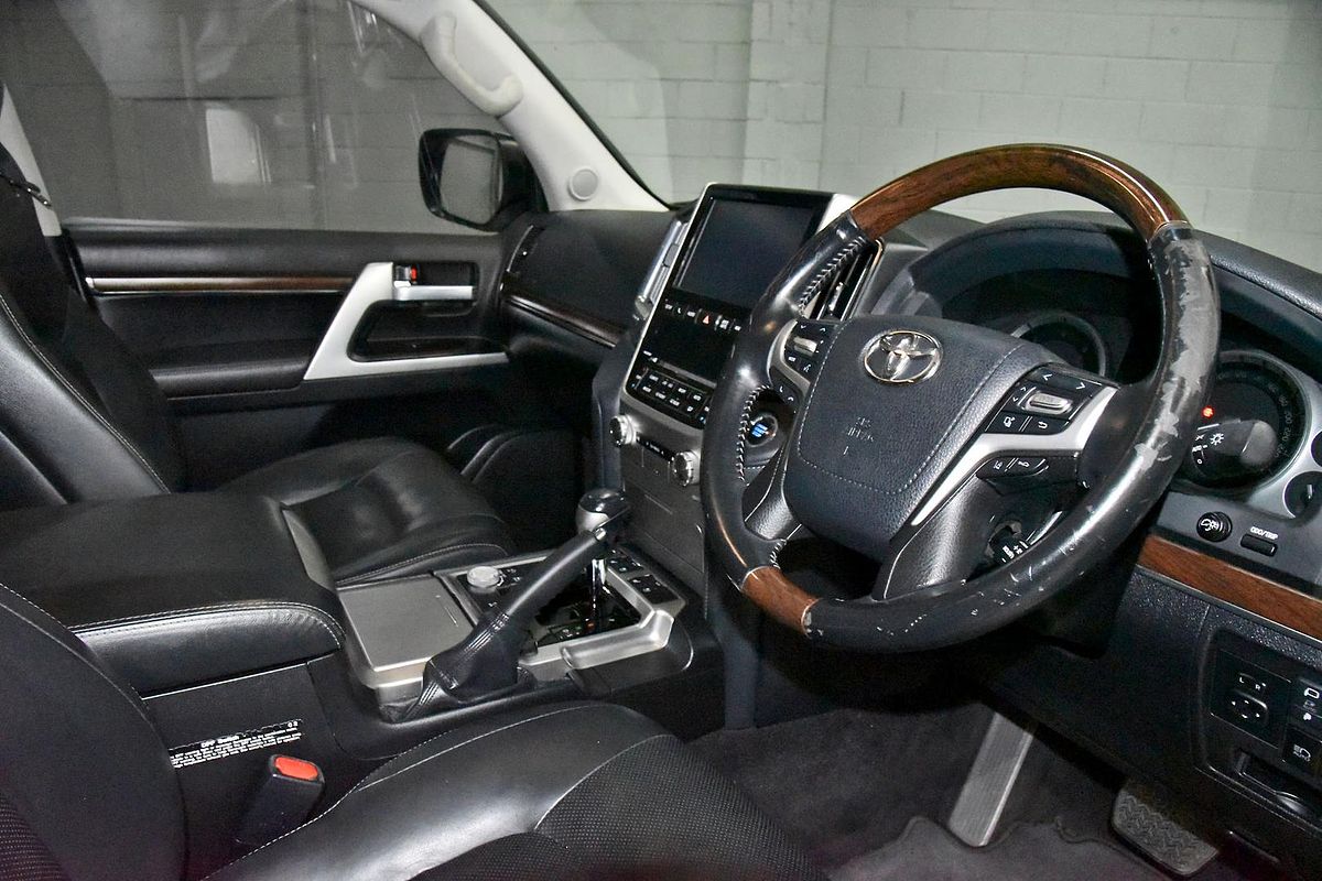 2018 Toyota Landcruiser Sahara VDJ200R