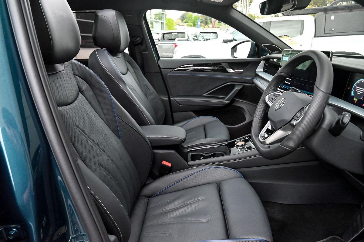2025 Volkswagen Tayron 195TSI R-Line R4