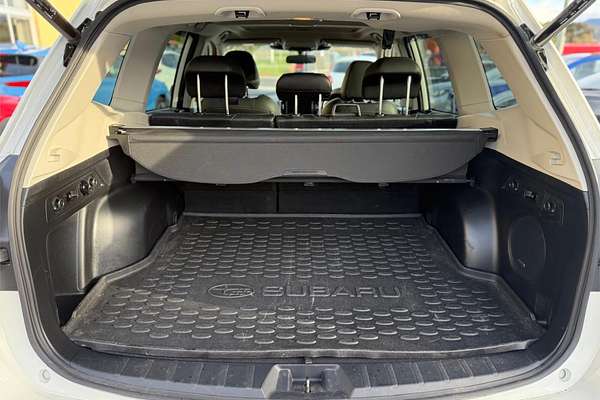 2022 Subaru Forester Hybrid S S5