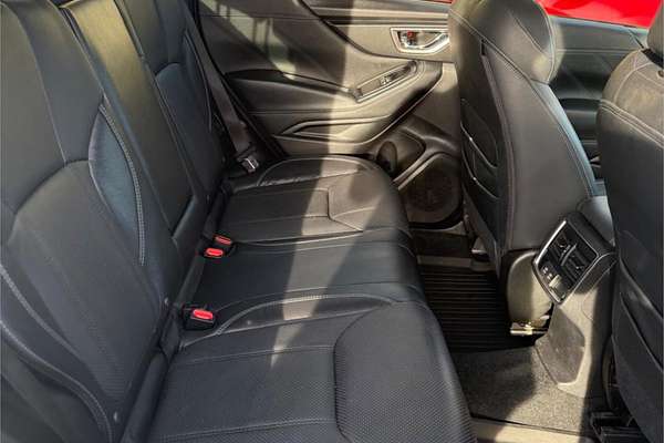 2022 Subaru Forester Hybrid S S5