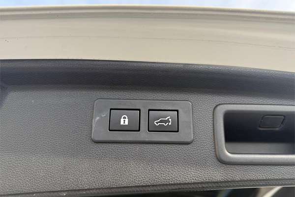 2022 Subaru Forester Hybrid S S5
