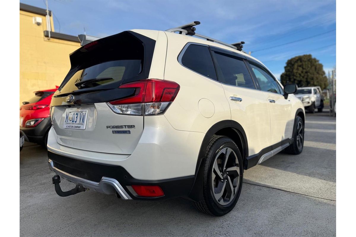 2022 Subaru Forester Hybrid S S5