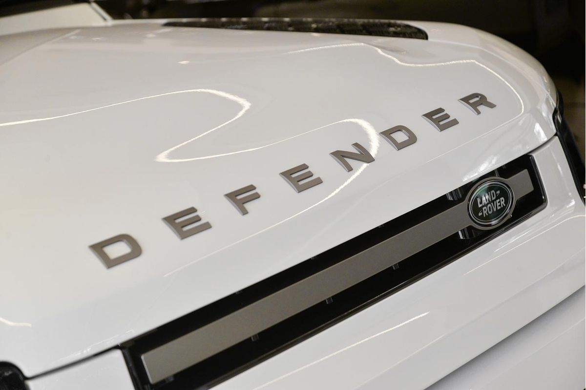 2025 Land Rover Defender 110 D350 X-Dynamic SE L663