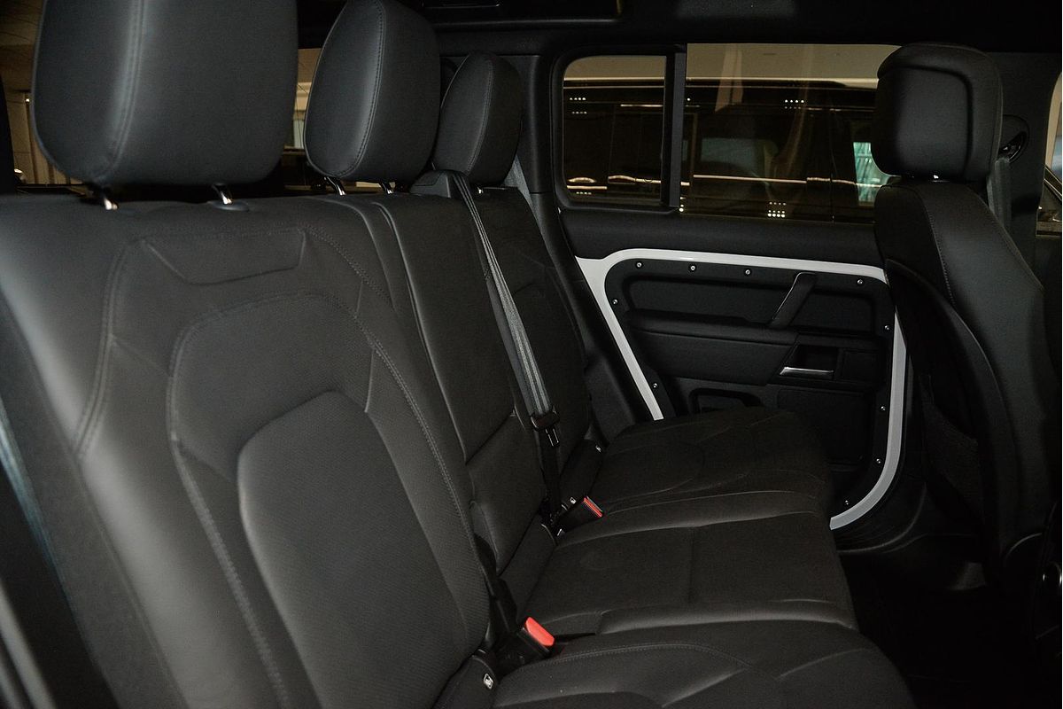 2025 Land Rover Defender 110 D350 X-Dynamic SE L663