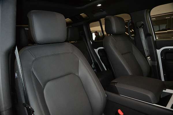 2025 Land Rover Defender 110 D350 X-Dynamic SE L663