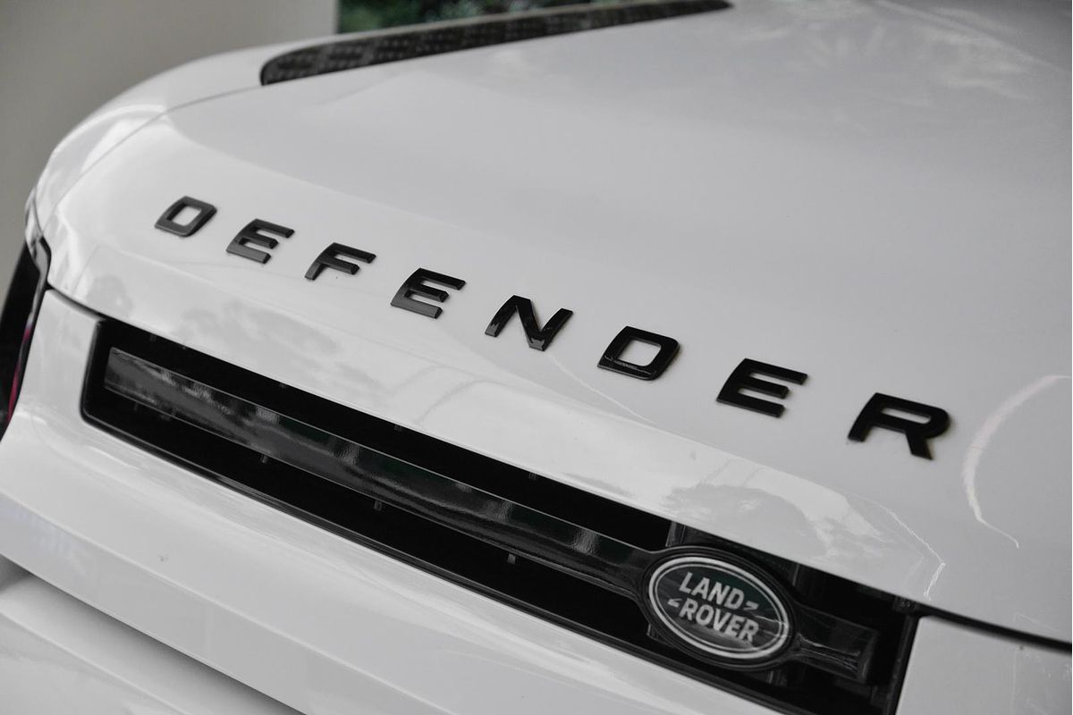 2025 Land Rover Defender 130 P500 V8 L663