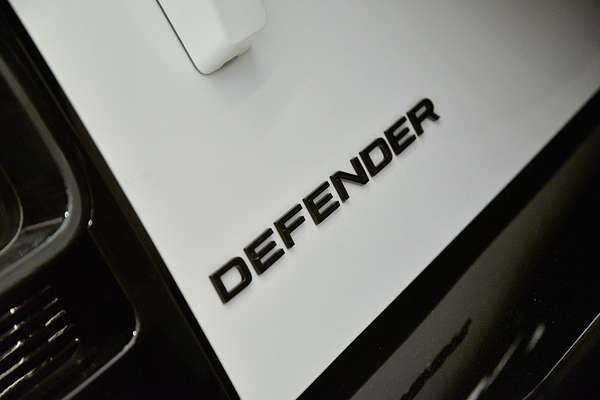2025 Land Rover Defender 130 P500 V8 L663