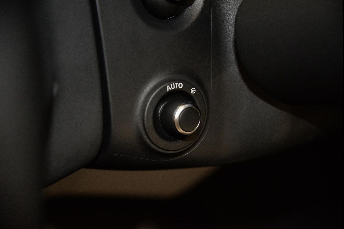 2025 Land Rover Defender 110 D350 X-Dynamic SE L663