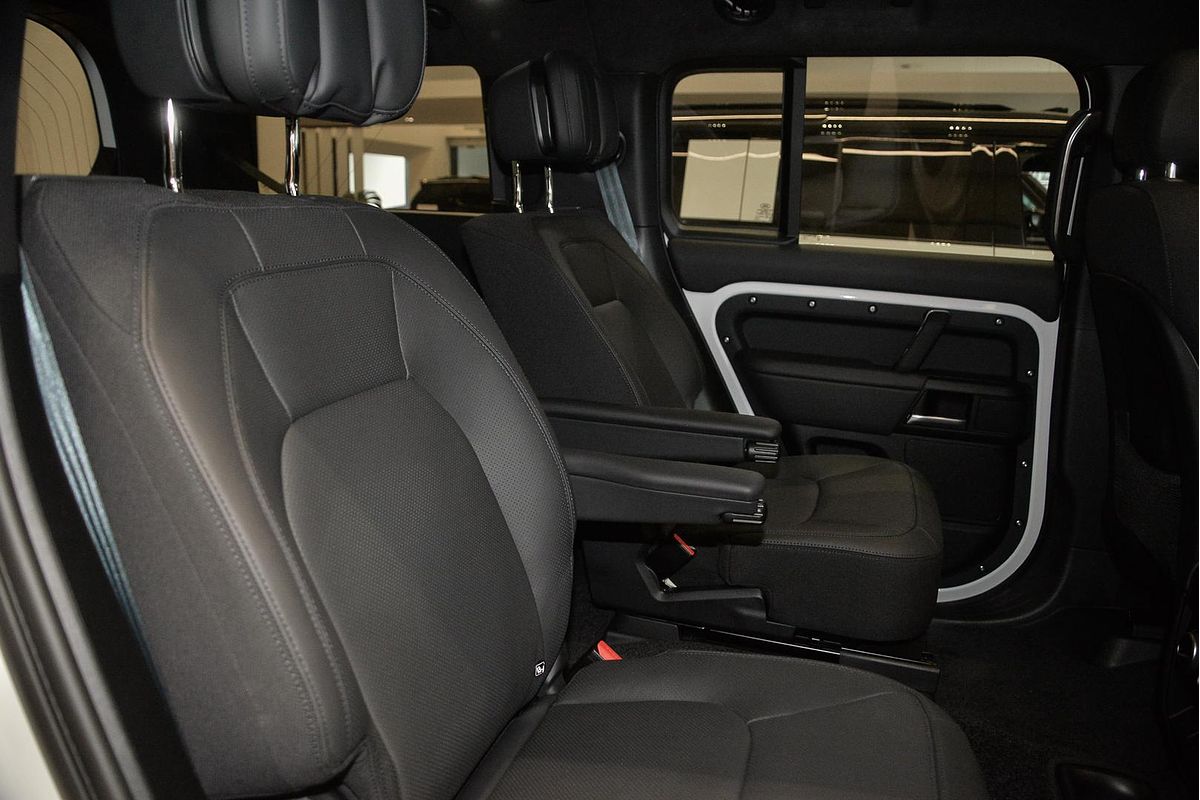 2025 Land Rover Defender 130 P500 V8 L663