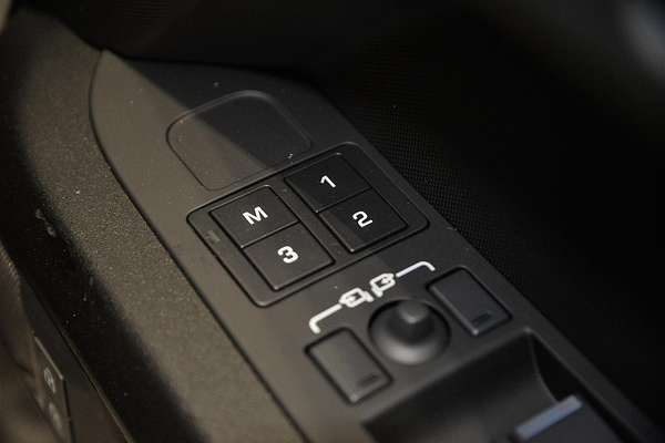 2025 Land Rover Defender 130 P500 V8 L663