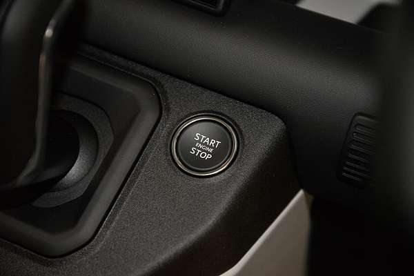 2025 Land Rover Defender 110 D350 X-Dynamic SE L663