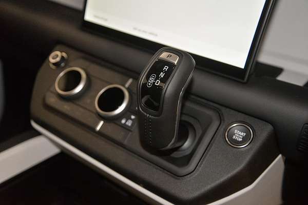 2025 Land Rover Defender 110 D350 X-Dynamic SE L663