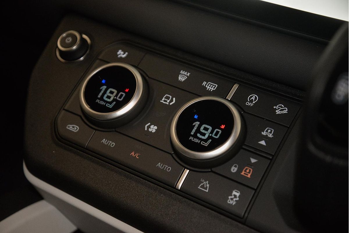 2025 Land Rover Defender 110 D350 X-Dynamic SE L663