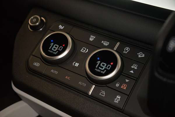 2025 Land Rover Defender 110 D350 X-Dynamic SE L663