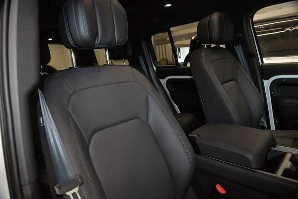 2025 Land Rover Defender 130 P500 V8 L663