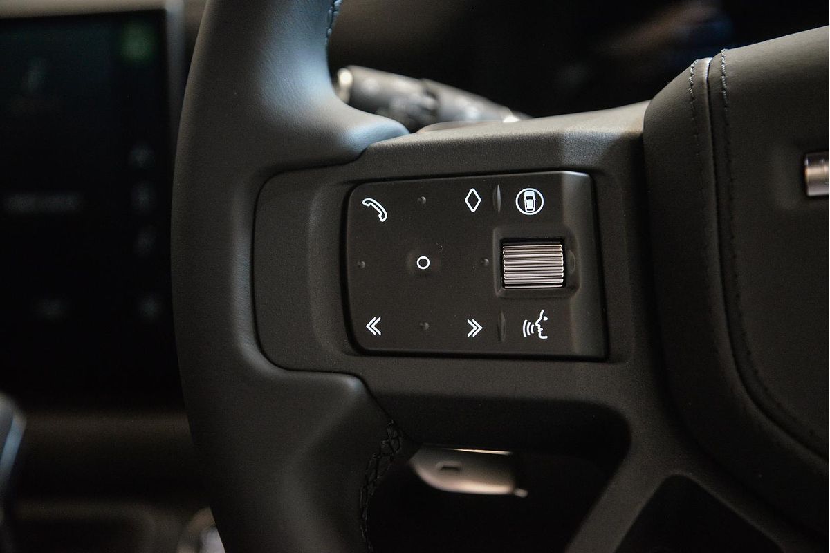 2025 Land Rover Defender 130 P500 V8 L663