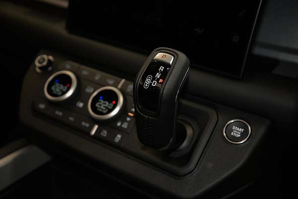 2025 Land Rover Defender 130 P500 V8 L663